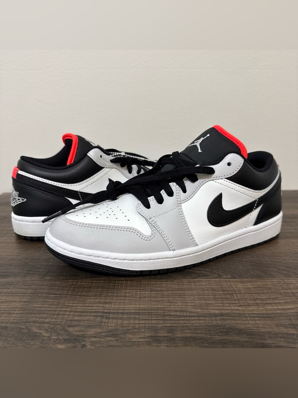 Nike Air Jordan 1 Low neutral grey infrared US M 8.5